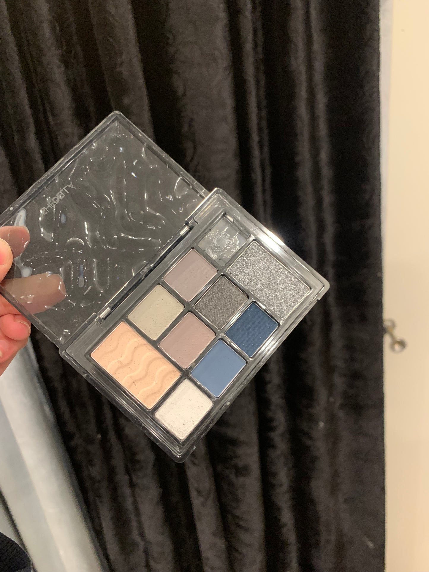 Shedella smokey eyeshadow palette