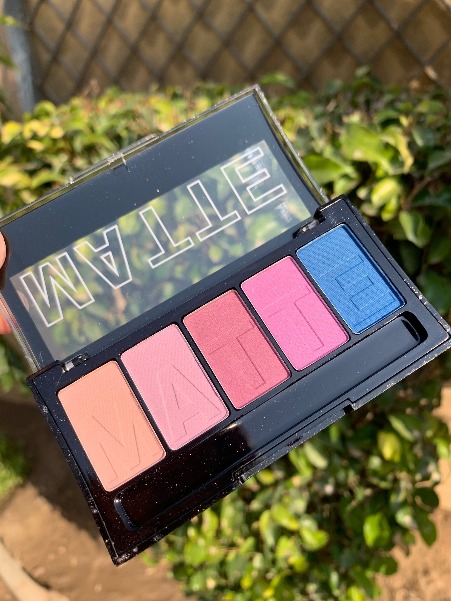 La color matte eyeshadow palette