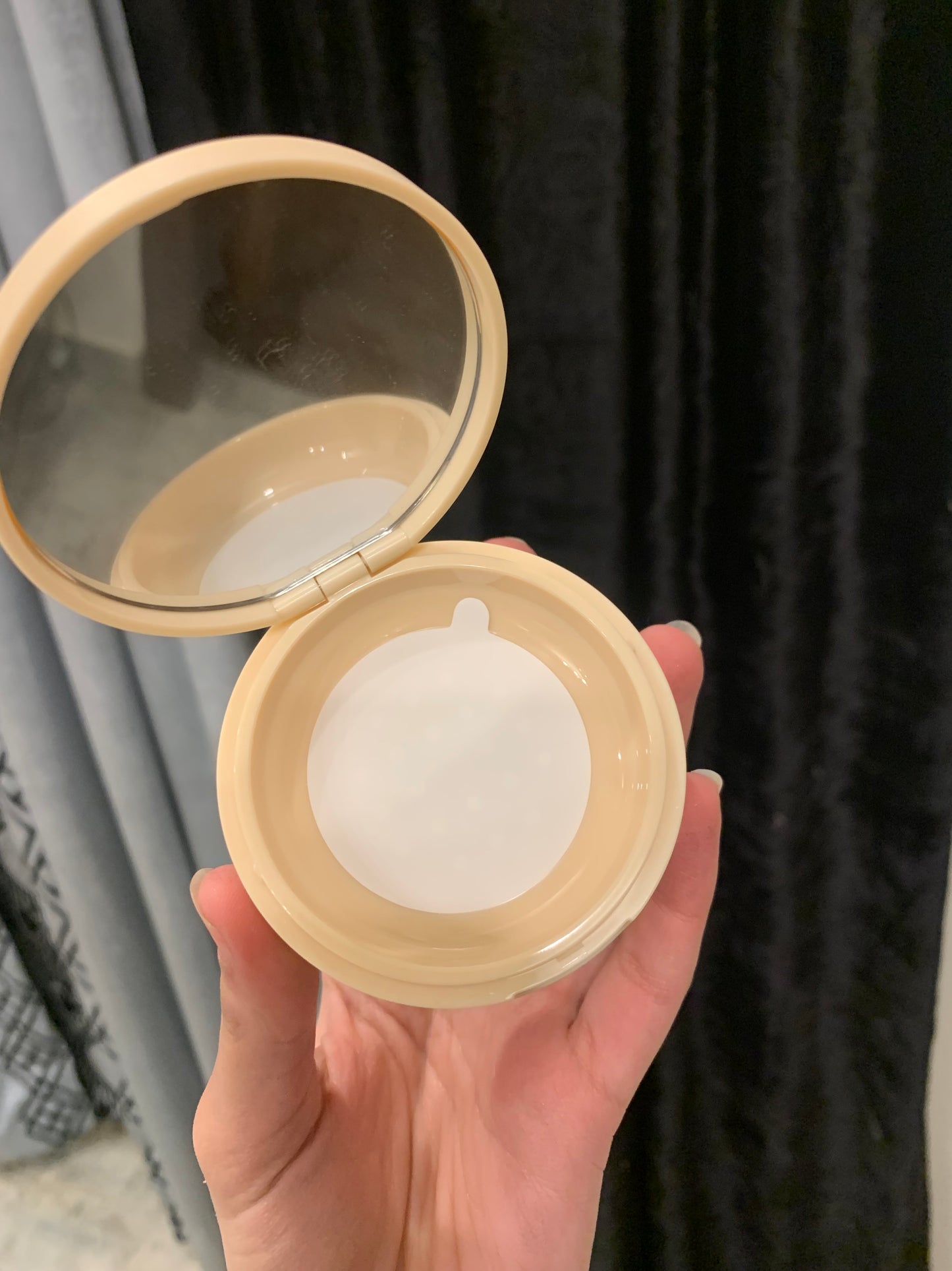 Febble loose powder