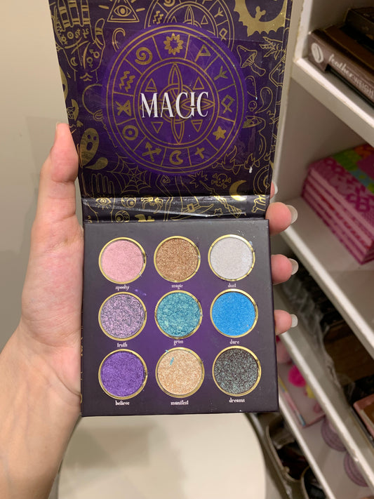 Bye magic eyeshadow palette