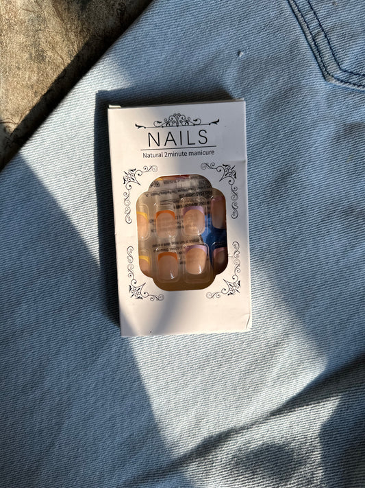 Cute pack of 24 nails with nail sticker and nail file