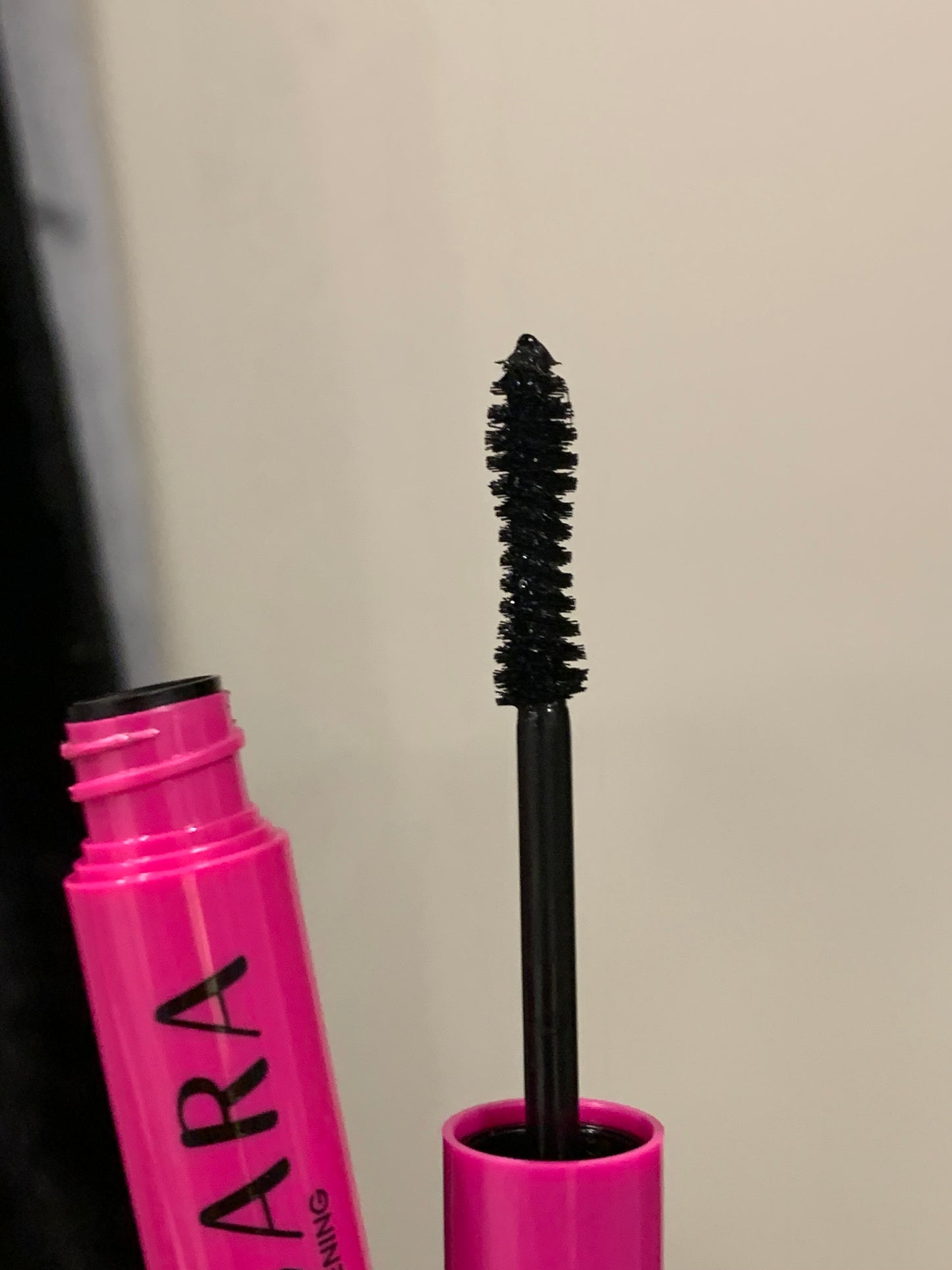 La color lengthening mascara