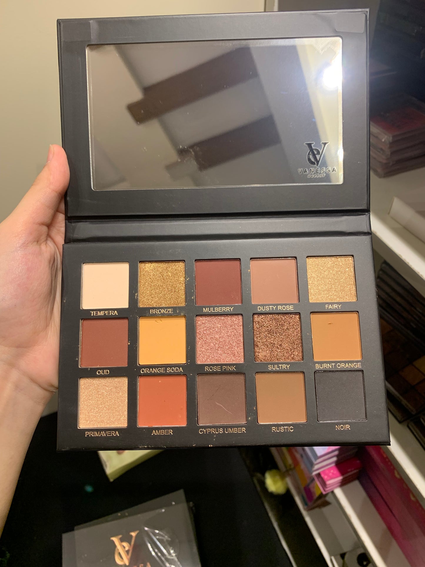 Vanessa-eyeshadow palette