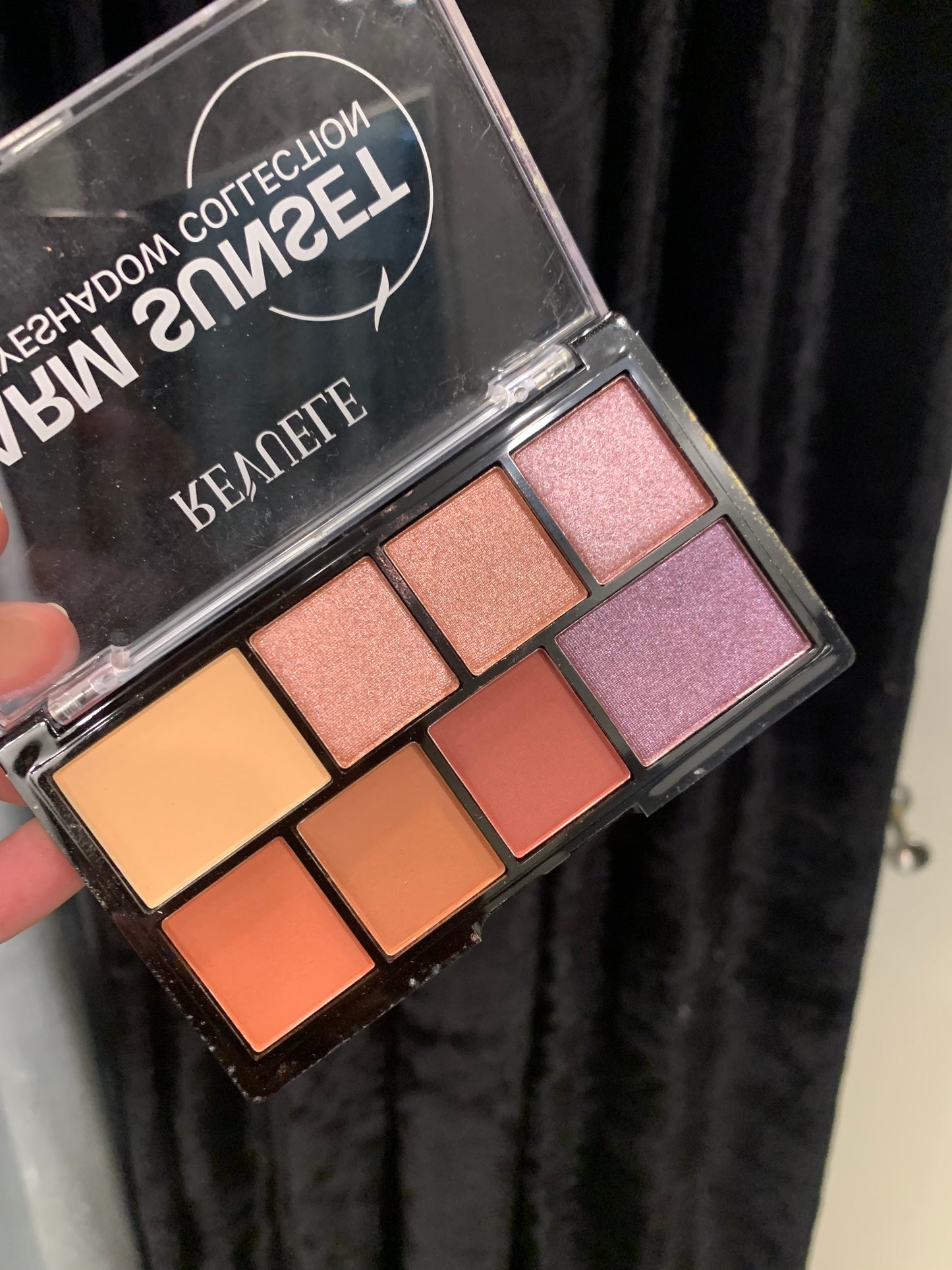 Revuele warm sunset eyeshadow palette